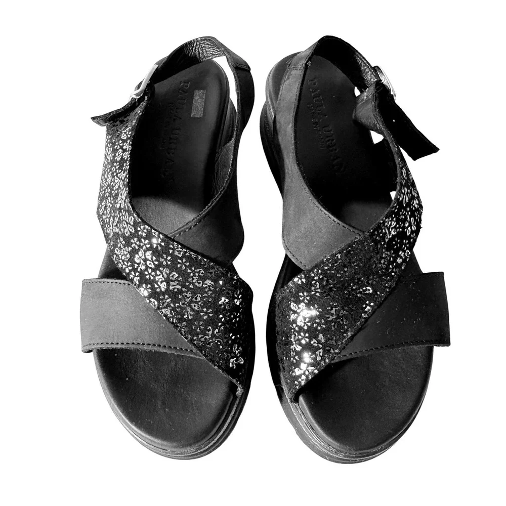 Paula Urban Black Leather Metallic Floral Wedge Sandals Womens 39 Spain‎